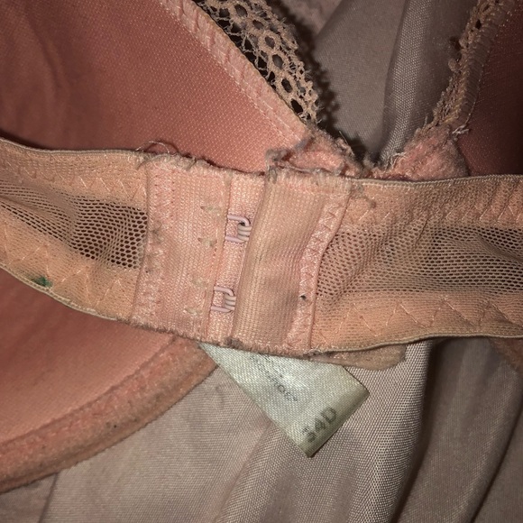 Marilyn Monroe 34D light pink bra - Picture 5 of 6